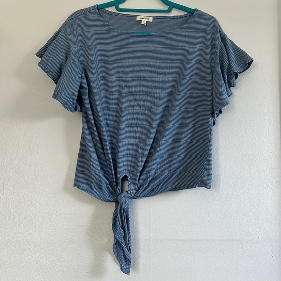 Max Studio | EUC Striped Short-Sleeved Top with Tie Front - Picture 3 of 10